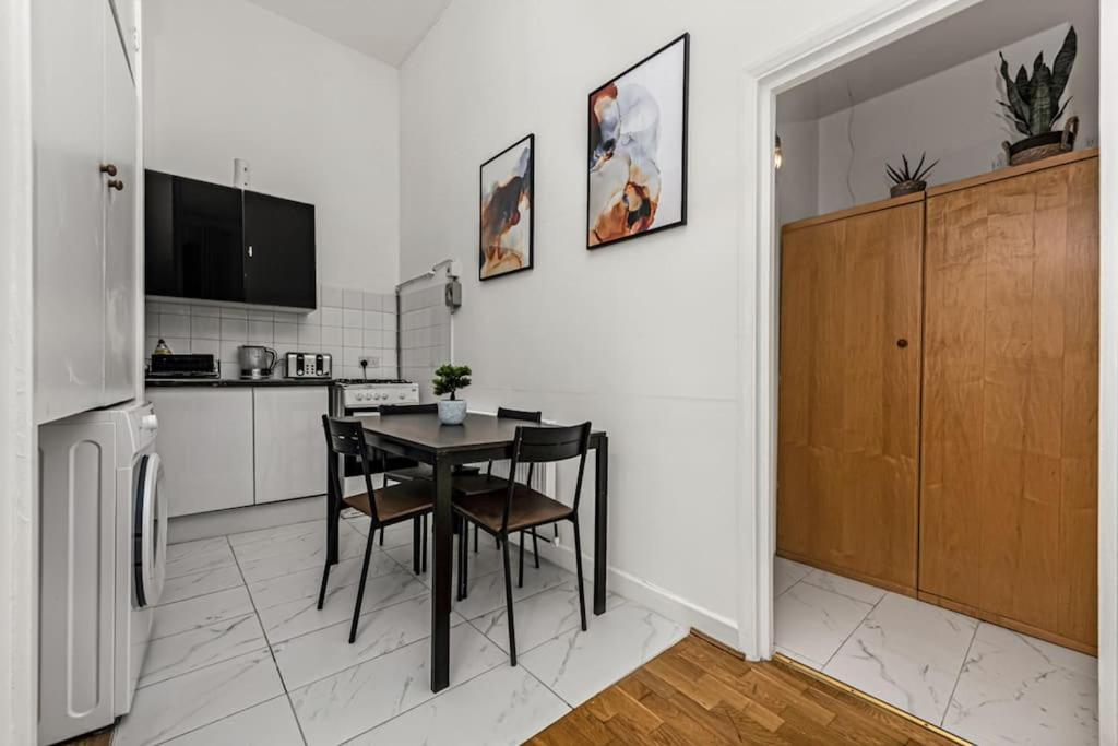 דירות לונדון Deluxe Flat On Kentish Town מראה חיצוני תמונה